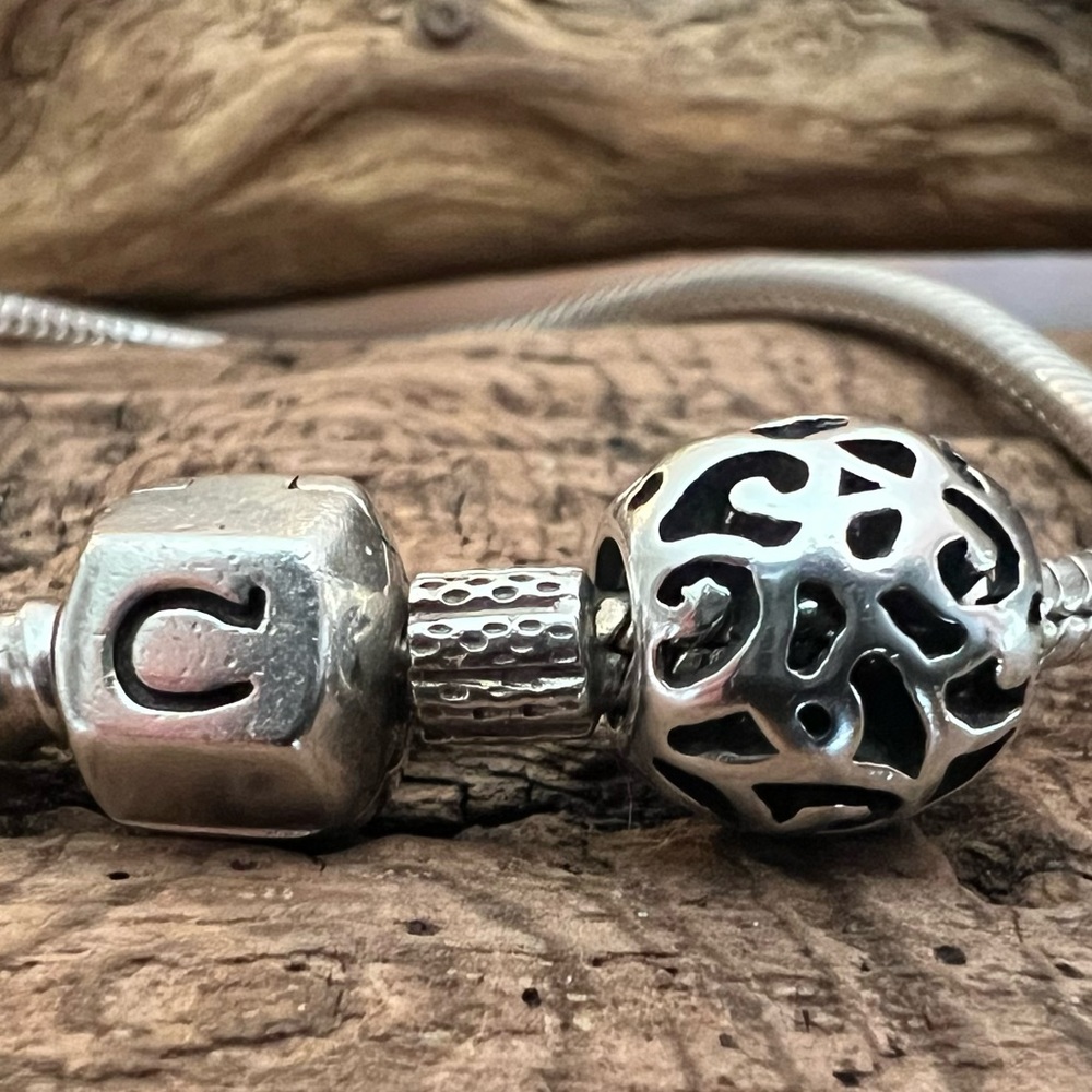 NWT Authentic Chamilia- Hollow Filigree Charm Filigree Ball Bead in 925 Silver